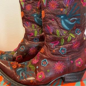 Old Gringo embroidered western cowgirl boots flowers, birds, butterflies